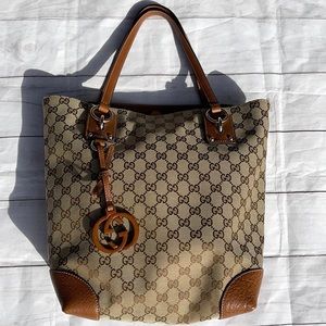 👜SOLD -GUCCI Charm Shoulder Bag